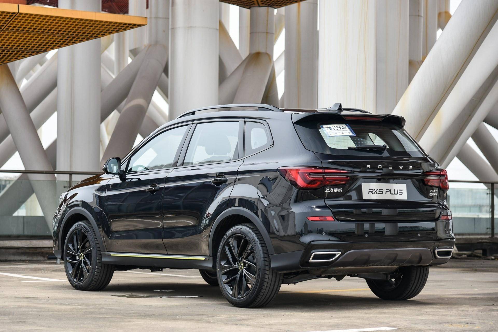 新款荣威rx5plus开启预售黑化套件极具凶悍