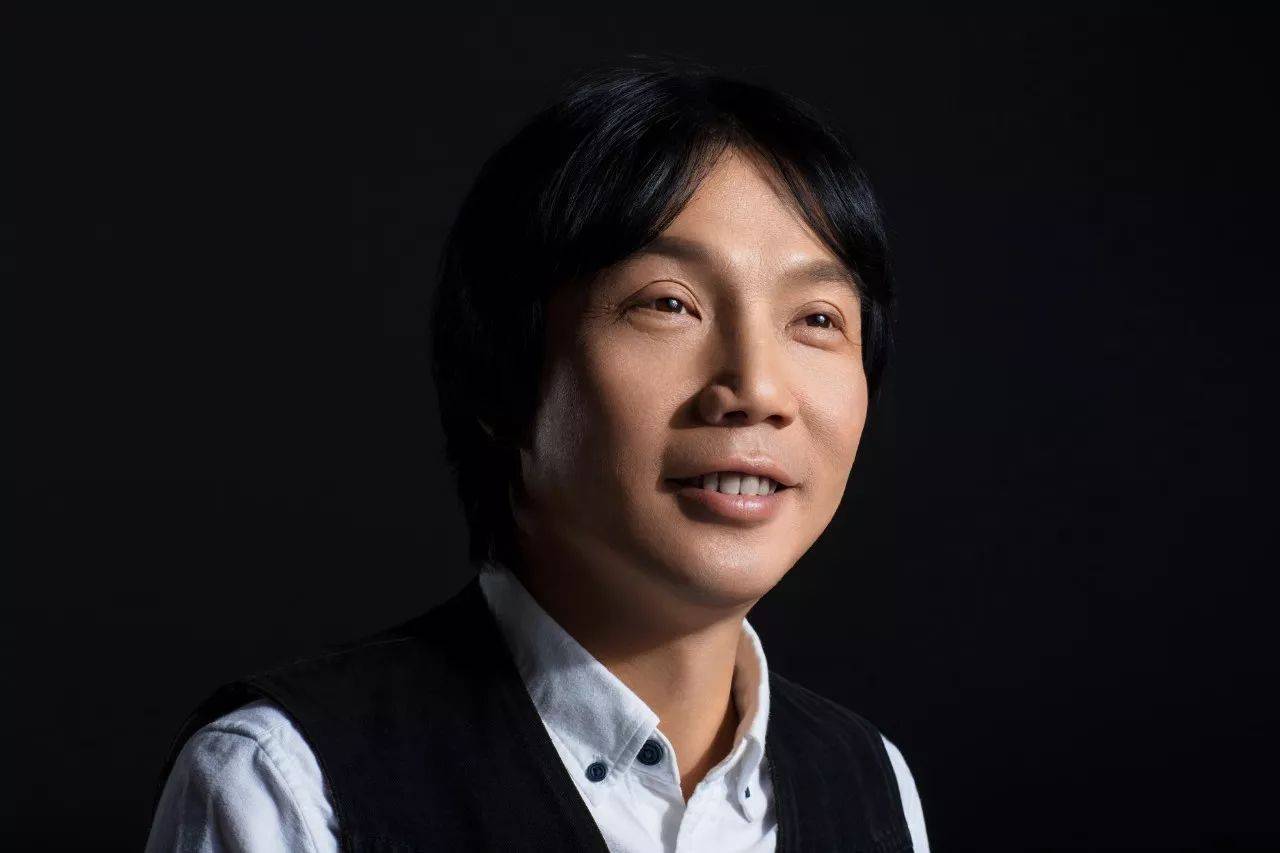 蛋糕大亨的任性人生:身价十亿亏钱玩命追摄影梦,婚内暧昧江一燕_罗红