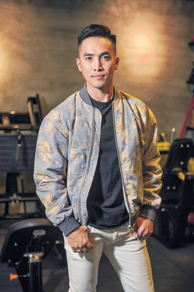 38岁tvb知名绿叶因疫情收入大减,减肥做健身教练,曾当搬运工_陈国峰