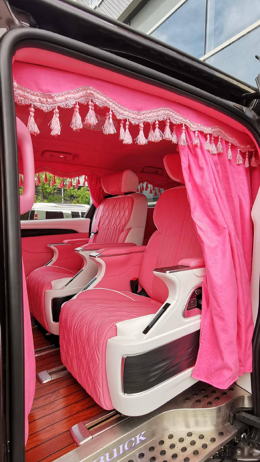 车主魔改gl8成婚房网友直呼辣眼睛