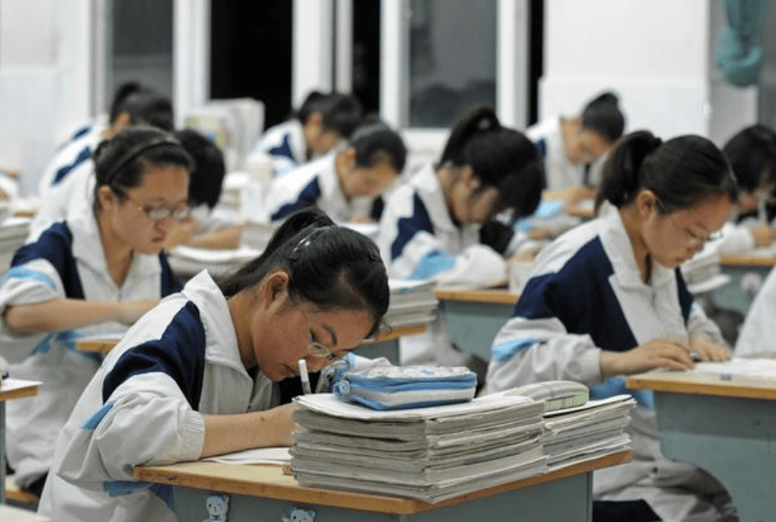 高考作弊的是哪所学校 1b9e8f92a9654631aa7664b201d417c8.png