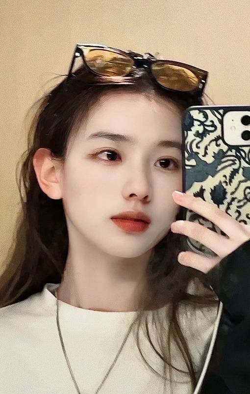 原创王思聪实锤女网红骗钱,孙一宁哭诉回应,称王思聪求爱反生恨!