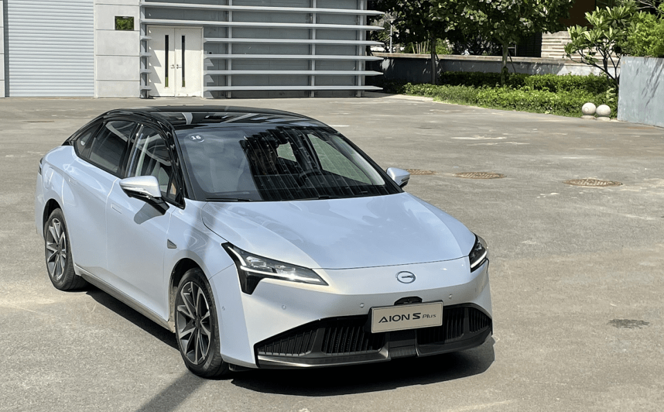 别再叫我网约车 首试广汽埃安aion s plus