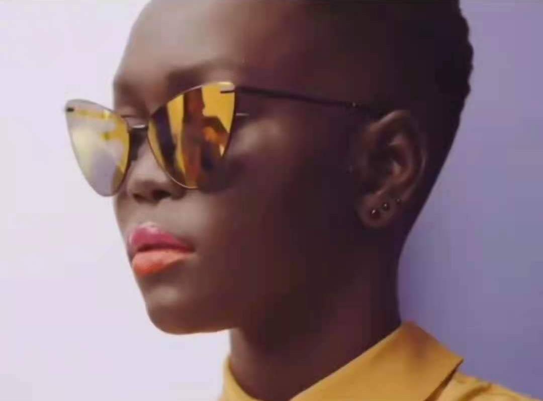 皮肤最黑的美女 晚上根本看不到人 的特点