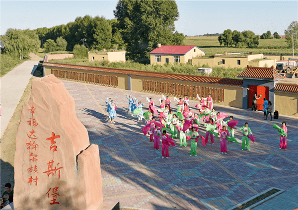 富裕县:乡村环境提升 百姓连连称赞