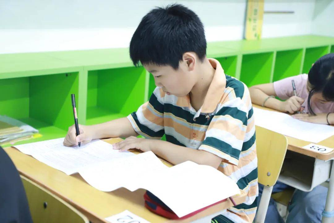 郑东新区龙翼第二小学学业测评明方向教学相长促提升