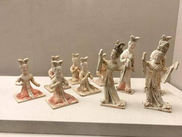 汉代与唐代之间，乐舞陶俑的对比，促进现代陶瓷艺术的发展_搜狐网