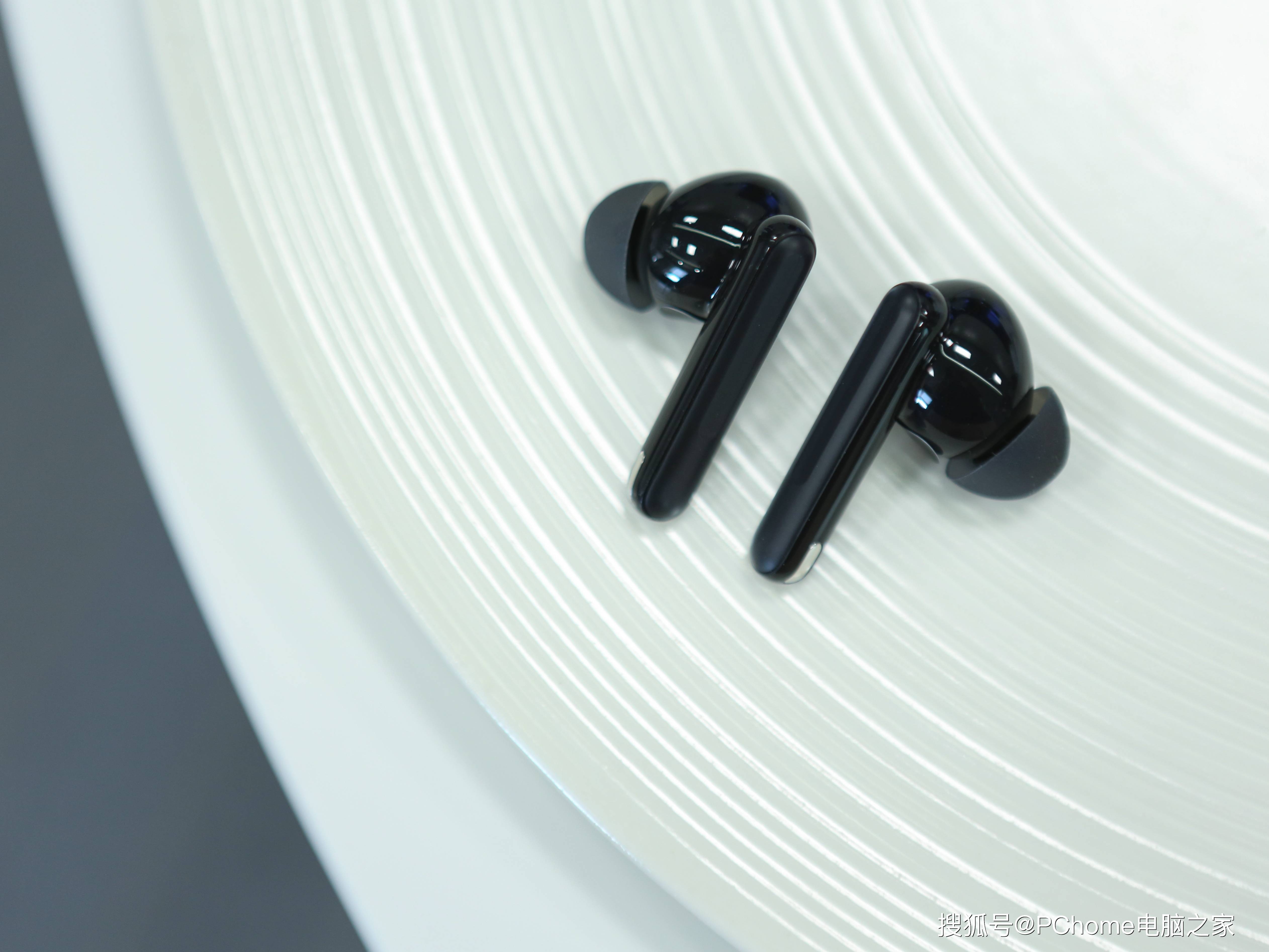 声音|OPPO Enco Free2体验：42dB降噪深度，无短板的降噪耳机