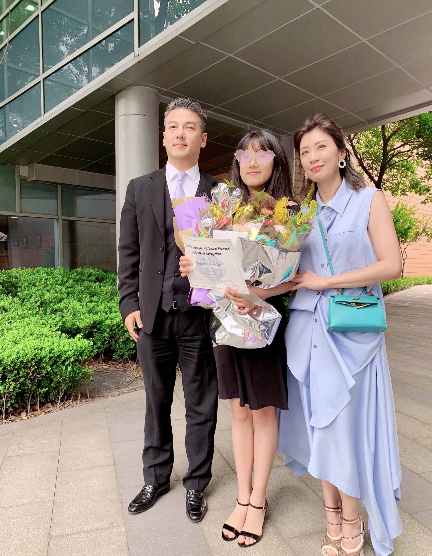 原创贾静雯大女儿晒照庆生后妈林若亚不输章子怡动态内容让人羡慕