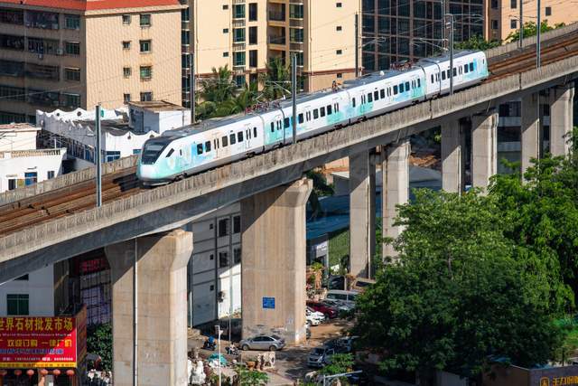 穿城而过的一抹五彩斑斓海口crh6fa彩绘市域列车行摄体验记