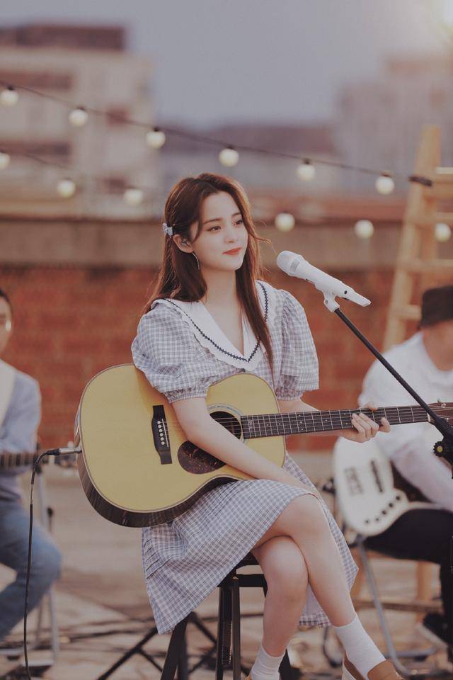 欧阳娜娜的曲谱_欧阳娜娜性感图片(2)