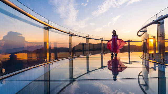 原创河南环形玻璃桥距郑州40公里3000多吨钢材建成堪称奇迹