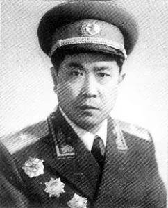 红军时期就是军政委 但十几年后成师级干部 大授衔时难倒罗荣桓 李赤然