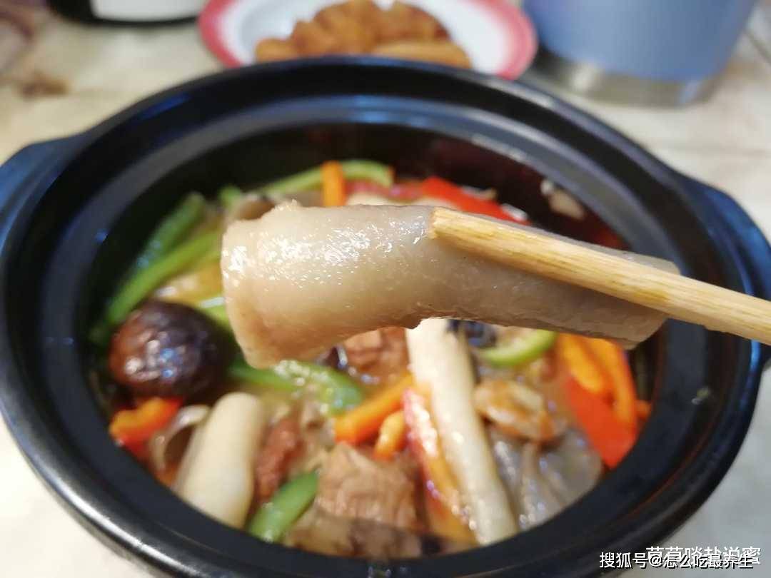 原創紅燒肉煲鯊魚皮,鮮香爽滑,滿口膠原蛋白,想不美都不容易