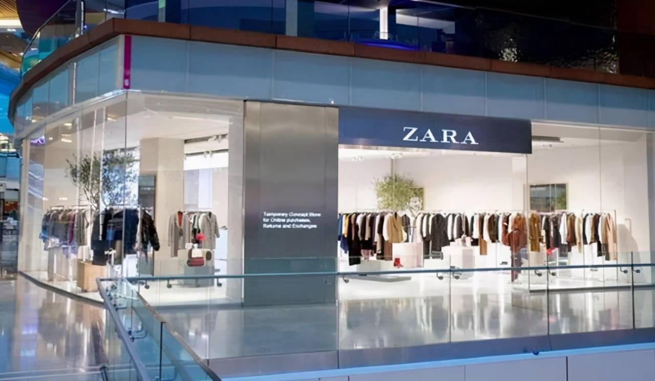 但此时的美特斯邦威仍然沉迷于门店扩张,设计风格始终停留在"校园古风