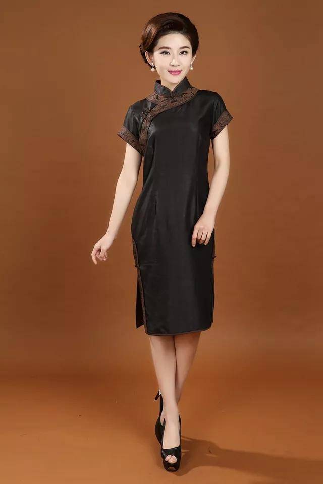 刘晓庆越老越有味穿水墨风旗袍优雅大气尽显中式古典美