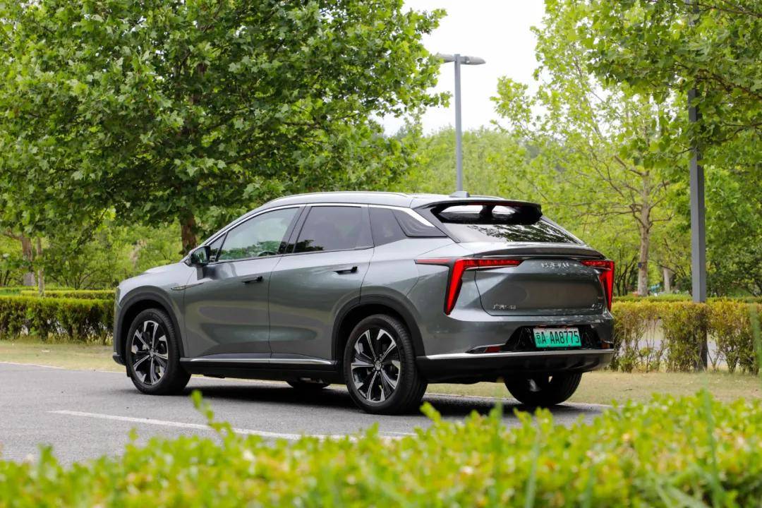 空间不输汉兰达,续航643km,试驾合创007_搜狐汽车_搜狐网