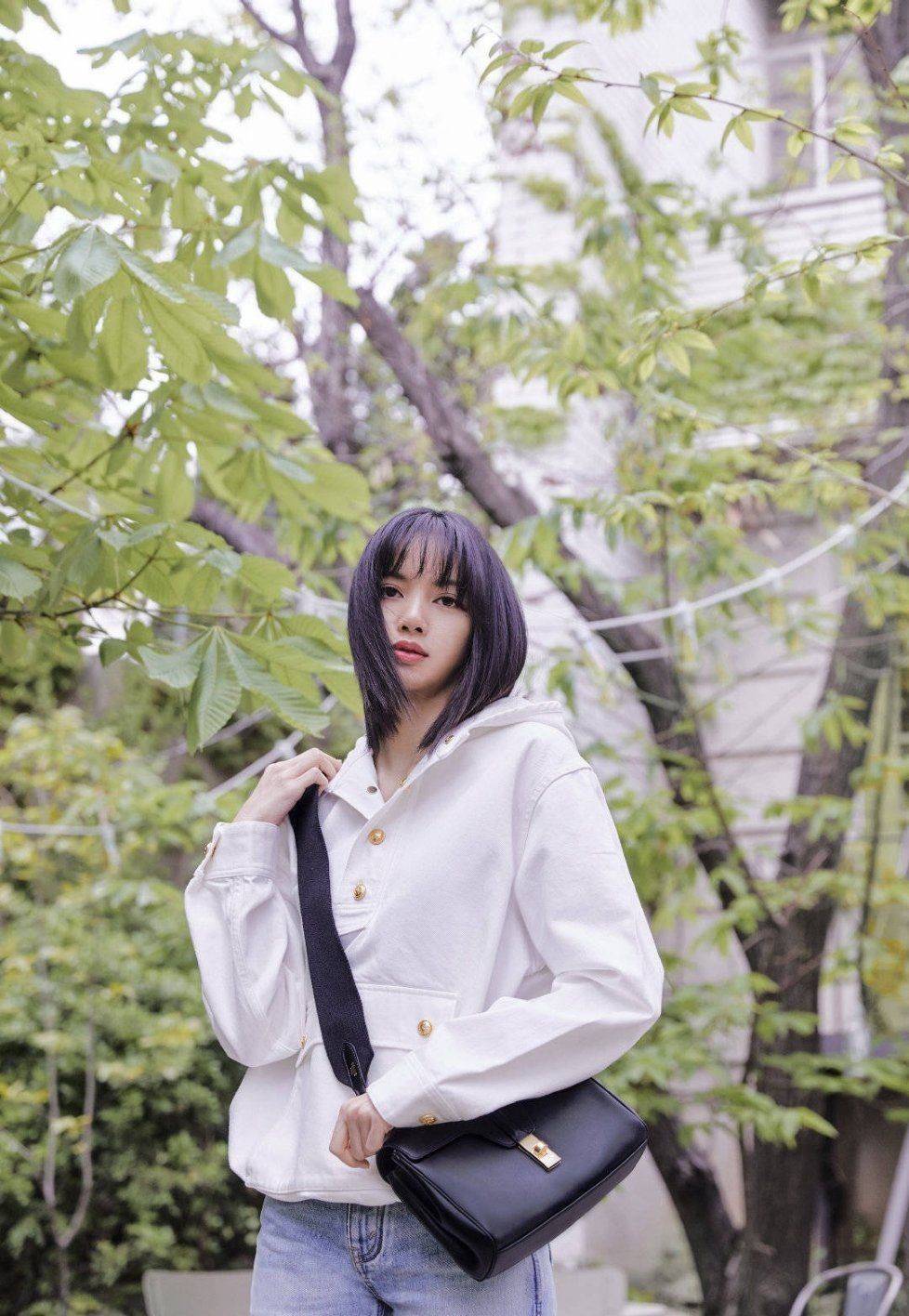 中国|Lisa的怼脸拍，拍出了高级感觉，这么美的女生真令人心动呀！