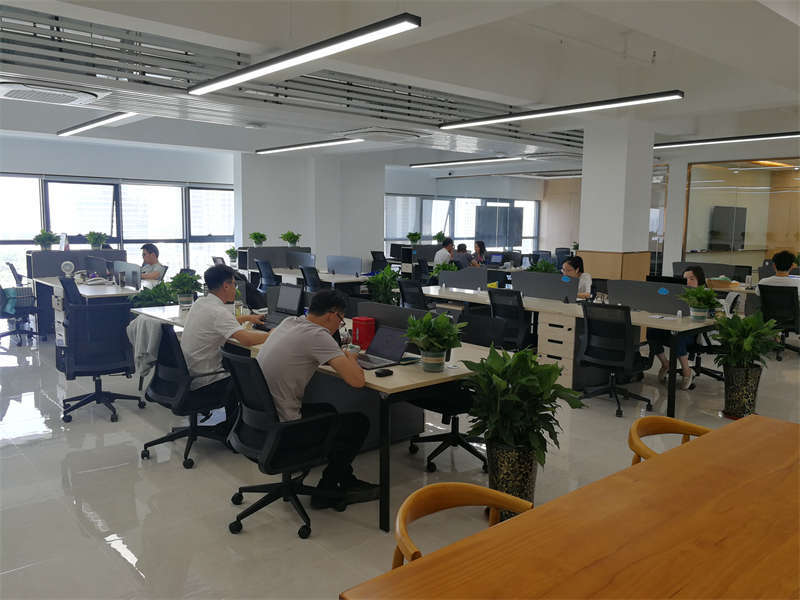 开放式办公室装修设计更有利于员工之间的工作
