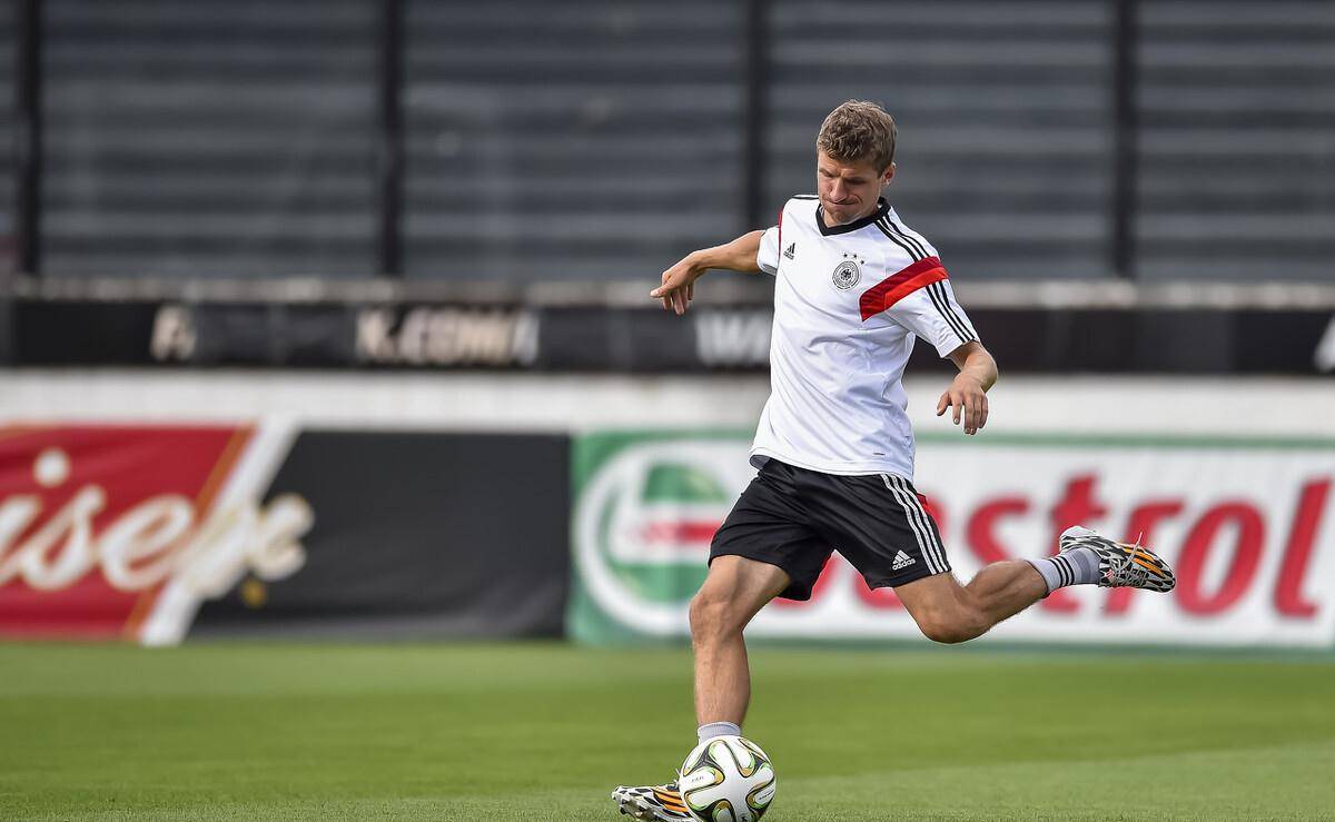 欧洲杯英格兰队vs德国队 1ea6f1493d0a4c0cba9a79bcda844dba.jpeg