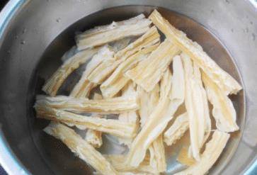 怎样快速泡发腐竹且只需三分钟啊 42a938a1850344298b6d1df42f3b7e82.jpeg