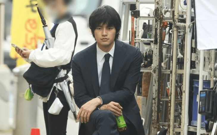 日本小鲜肉演员欲与公司解约 小栗旬出面声援 甘力