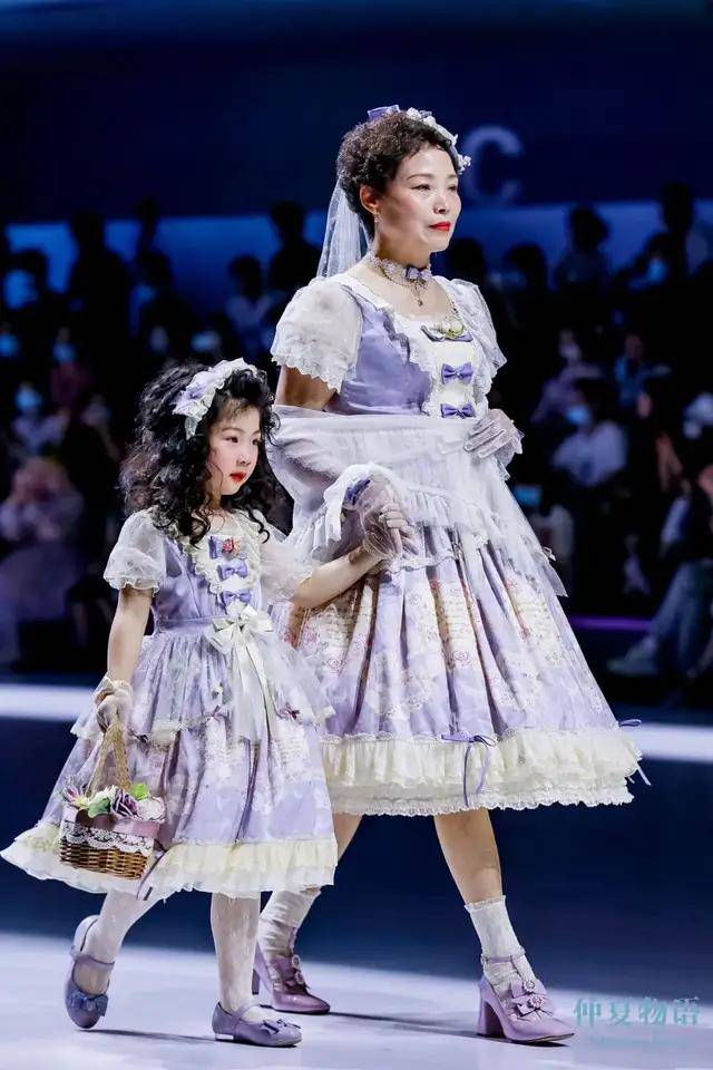从文化概念转向新消费打法"三坑"服饰为何从小众变主流
