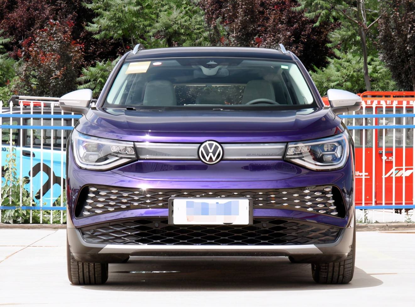 新能源电动汽车上汽大众id6x上市高颜值电池也有保障