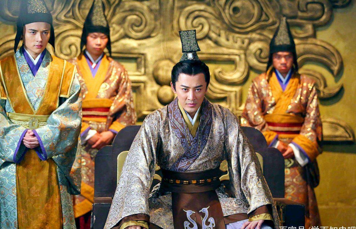 然而并不是所有人都能忘记汉元帝时期定陶王刘康的争储之仇,起码皇帝