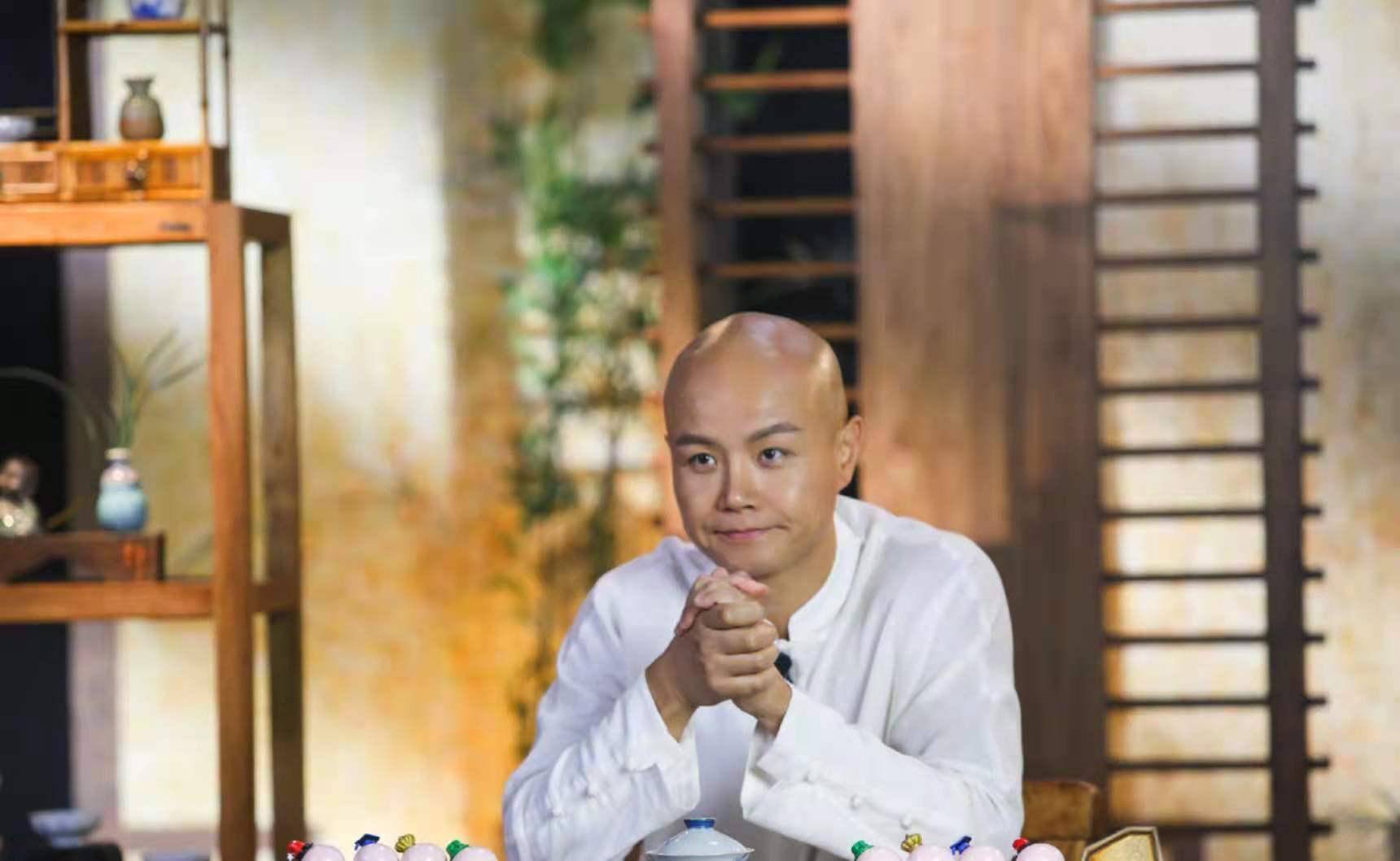 乐嘉强吻谢娜有隐情?辩解自己被恶意中伤,网友怒批不买帐