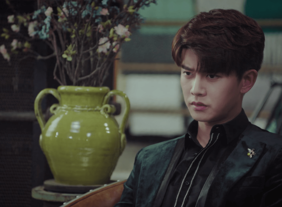 原创不说再见穆青再一次救了琳达回忆往事任嘉伦酒吧造型酷极了