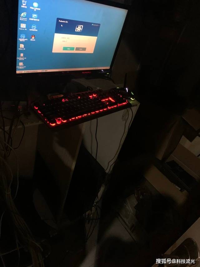 不怨网吧生意差什么电脑禁得起这么用没烧坏硬件就算走运了