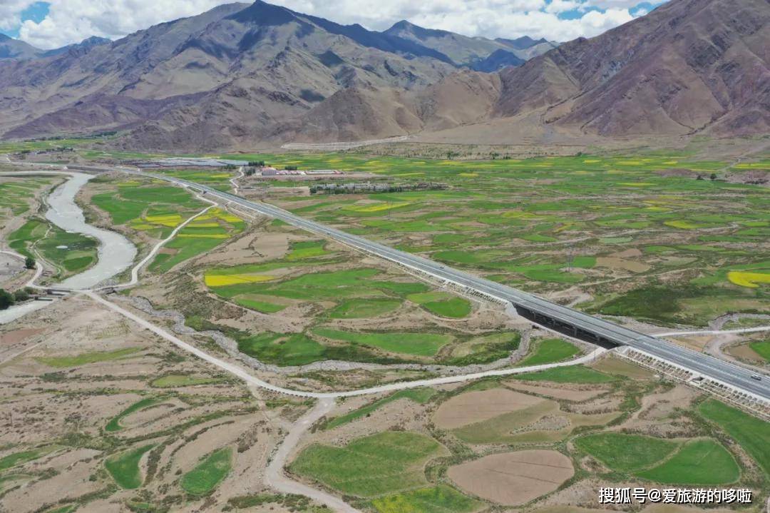 未通路段可沿109国道行驶 国道紧邻青藏铁路与拉那高速 走在109国道上