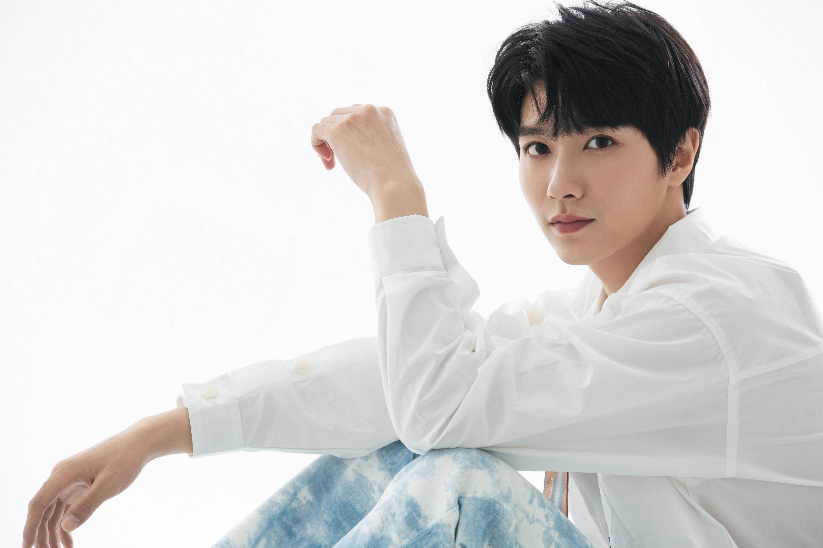 温柔学长回归 贾征宇校园风写真放送_电影