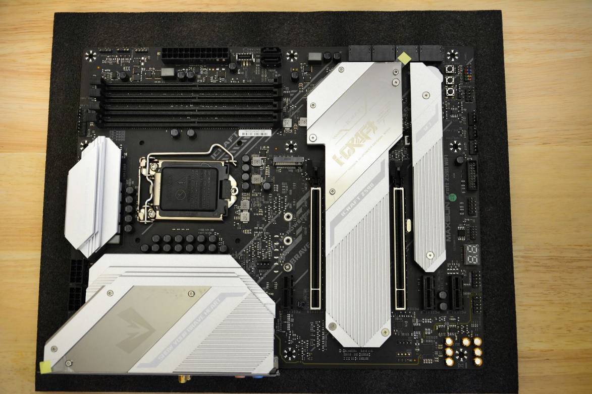 这次香爆了千元就能买到的z590主板铭瑄电竞之心上手体验