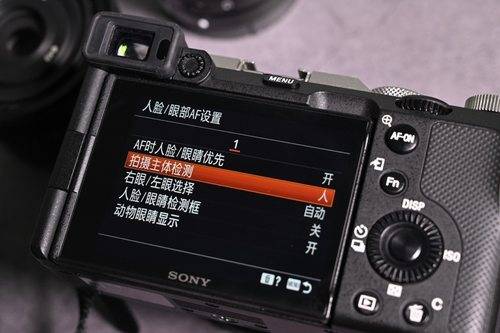 光圈|回归微单设计初衷 索尼定焦三镜体验分享