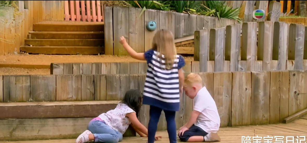 攻击性|在幼儿园里易受排挤的孩子，大多拥有三点特质，看看你家孩子有没