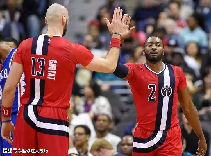 球迷|NBA这些球衣设计简直离谱！勇士像穿睡衣打球，公牛红蓝配太辣眼