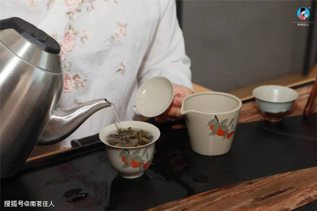 制成的|弯弓古树原料制成的古树春茶和古树白茶，有哪些优势和发展空间？