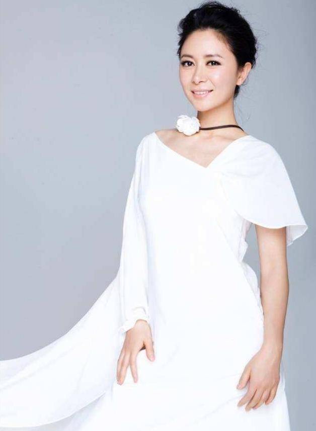 曾经的塞娅公主美若天仙!现在却秃头蛇精脸!怎么变化这么大?