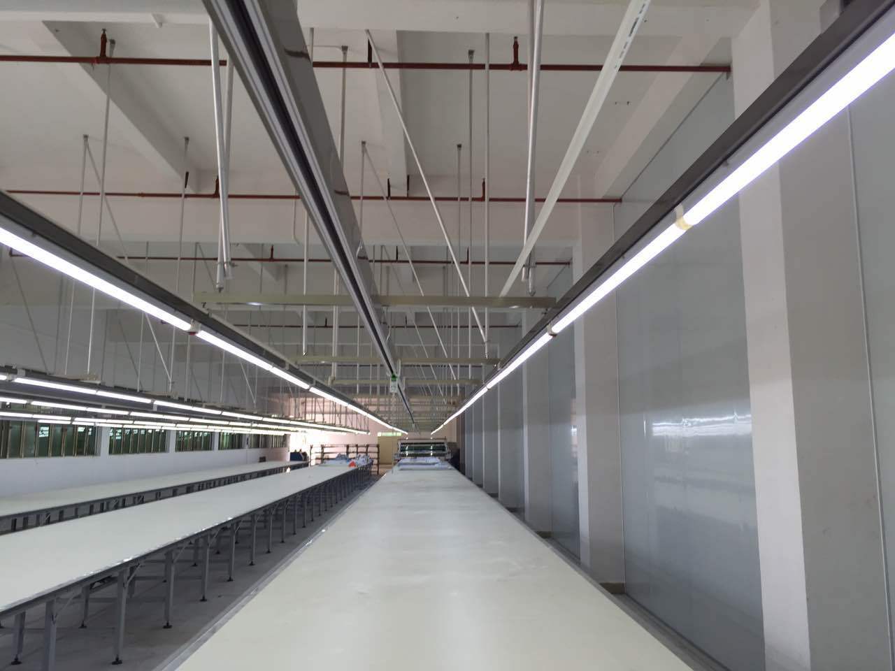 照明电源母线槽性能:1,安装灵活方便.