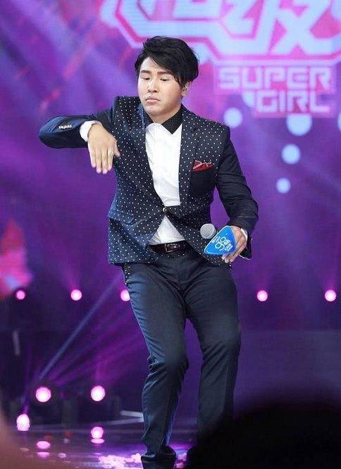 他因丑闻被天天向上除名,越混越惨,37岁沦为网红!_田源