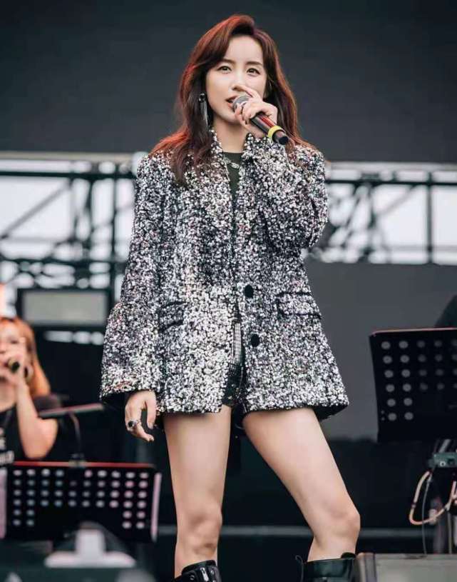 原创吕一百炼成钢中扮演何诗卉网友这不是平凡的世界中的秀莲吗