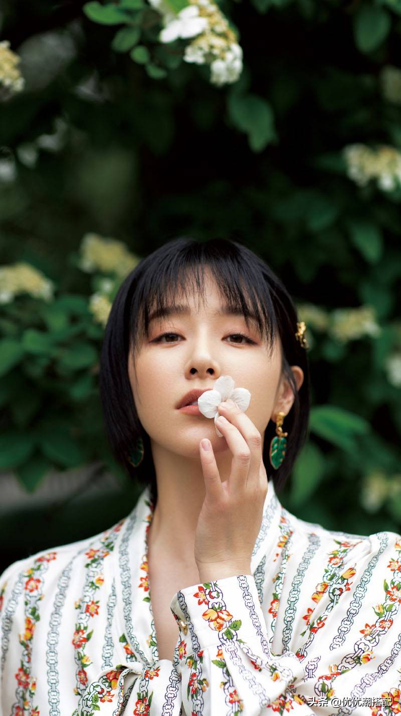 冒泡|杨紫穿连衣裙美到冒泡,关晓彤演绎轻熟风,阚清子形象大改认不出