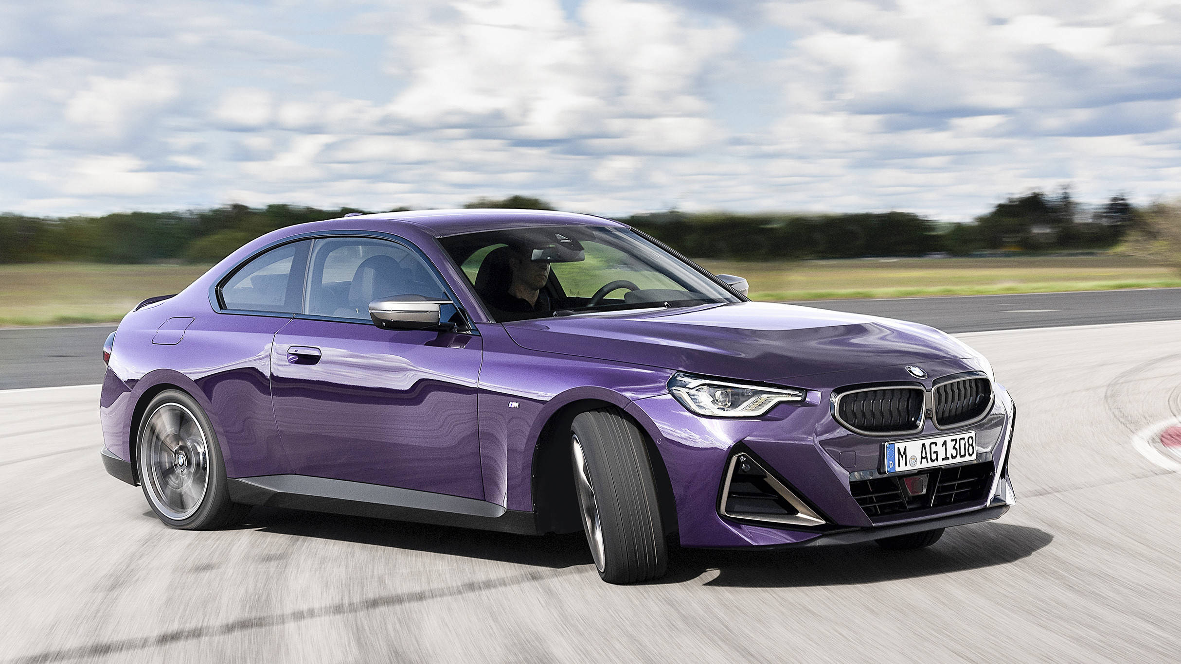 全新后驱宝马2系发布!还买啥丰田86?