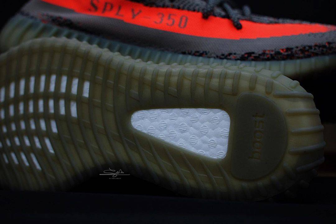 设计|最新实物释出！「灰橙满天星」Yeezy 350 V2 越品越上头