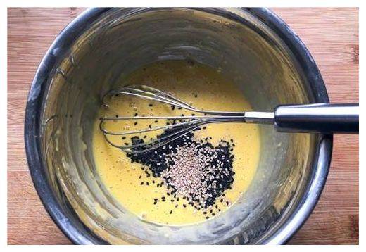 做法|暑期必备小零食,一拌一挤就吃,喷香酥脆有嚼劲,手残党也能学会