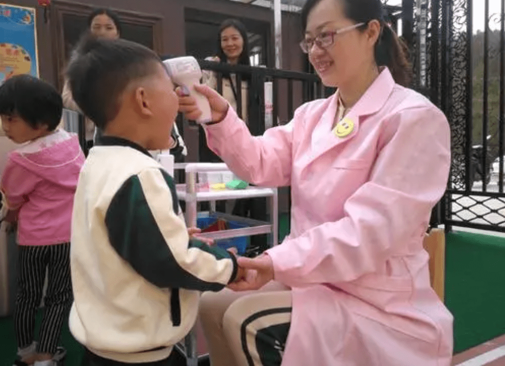 差不多|幼师和学前教育看似差不多，实则“貌合神离”，就业时切勿选错