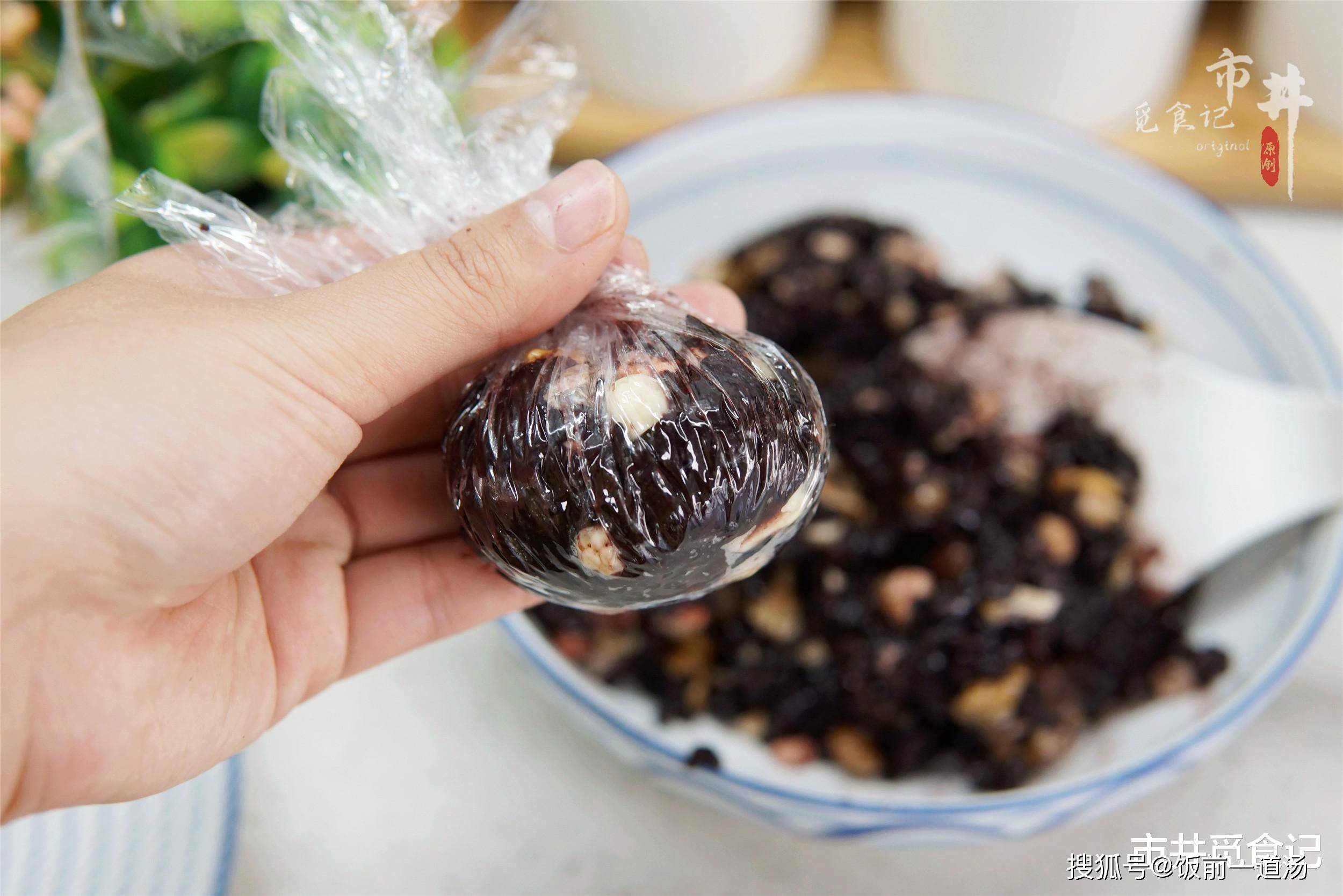 清水|自制“早晨营养球”,3种食材捏一捏,一次蒸好放冰箱,随吃随取,特方便