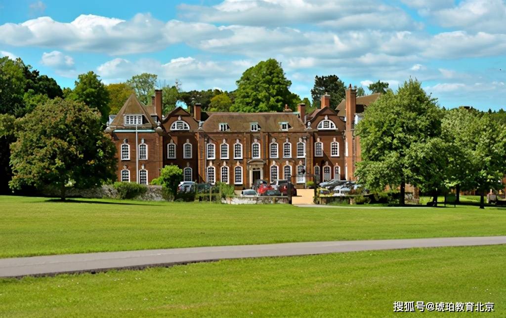 不可思议有的英国私立学校每个年级只有9个人